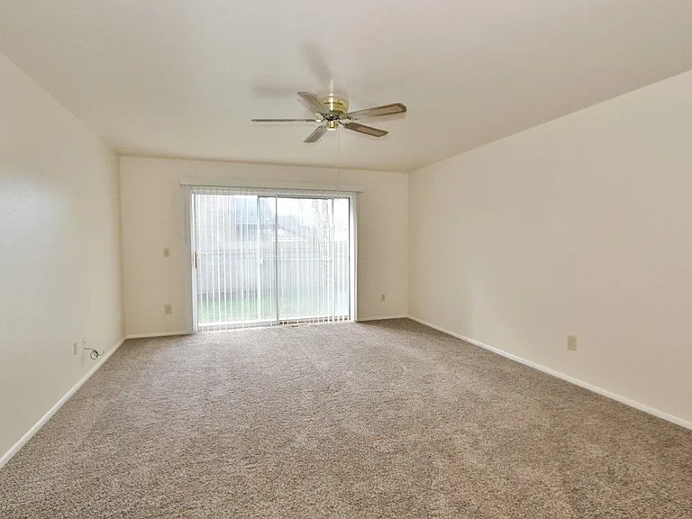 551 N Moffatt Ave #7 — Photo 1