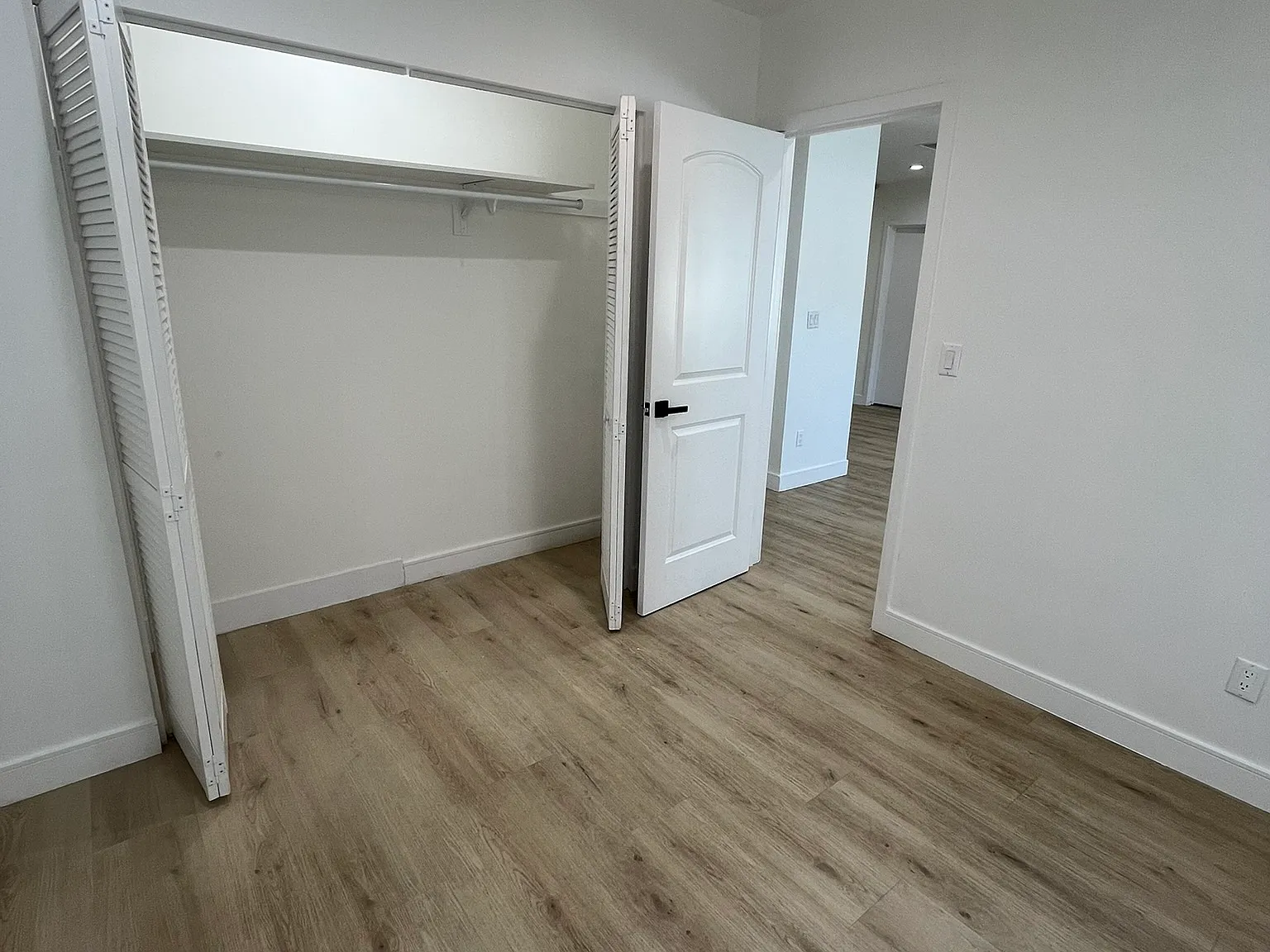 3 bed, 1200 sqft, $3,595 — Photo 3