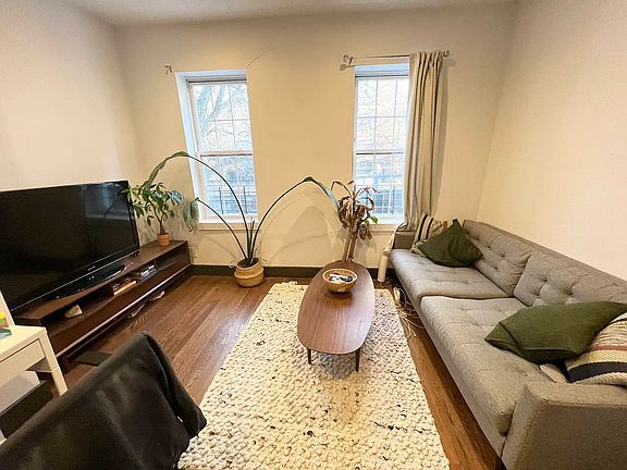 4th image of 249 Powers St APT 2L