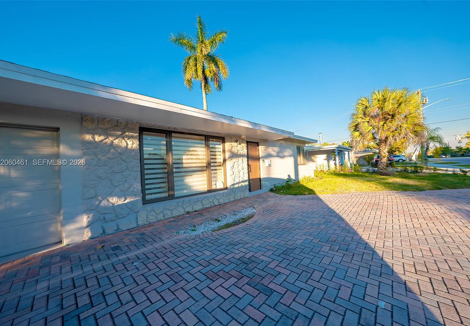 Boca Raton Square Unit 4 — Photo 2