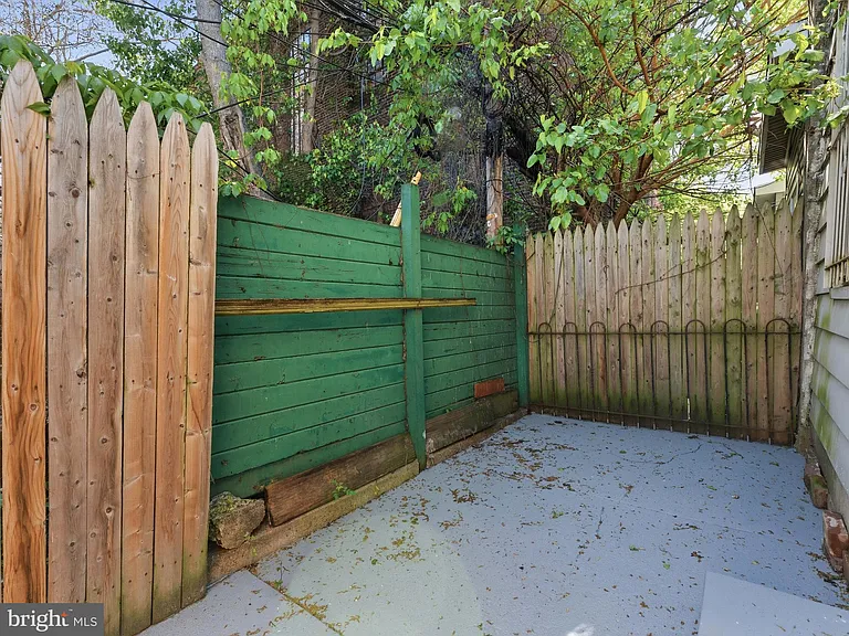 2009 E Birch St — Photo 36