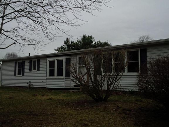 2nd image of 204 15th St