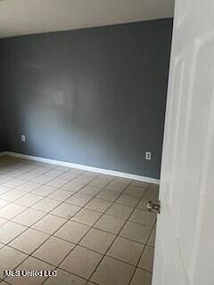5th image of 3918 Monterey Dr