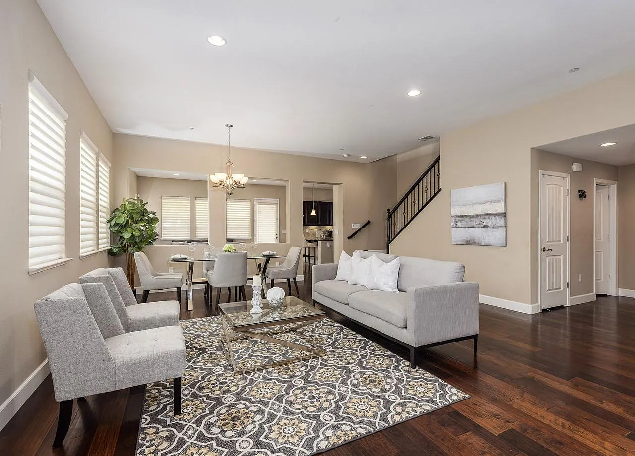 5 bed, 3562 sqft, $6,695 — Photo 1
