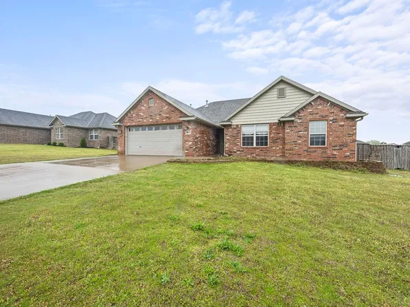 571 Keswick Dr, Centerton, AR 72719