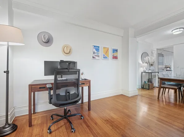 865 United Nations Plaza image 7 of 12