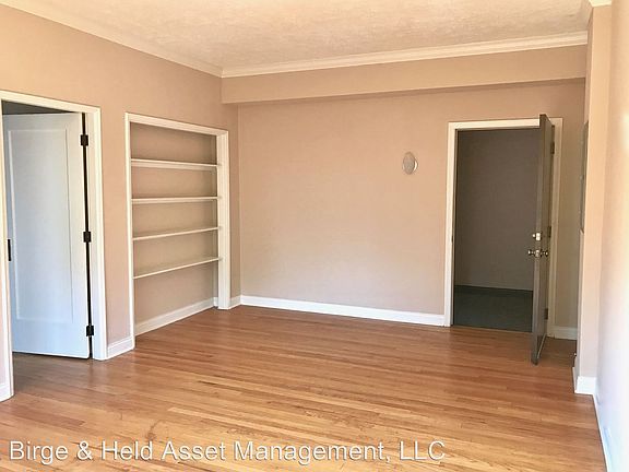 3rd image of 5347 N College Ave APT 216