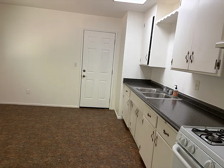 511 Whyte Ave #513 — Photo 5