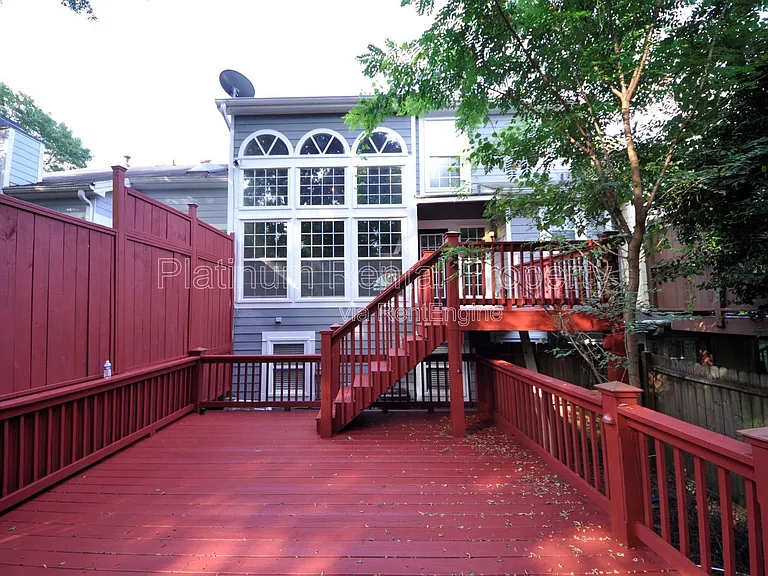 2198 Goodwood Blvd SE — Photo 28