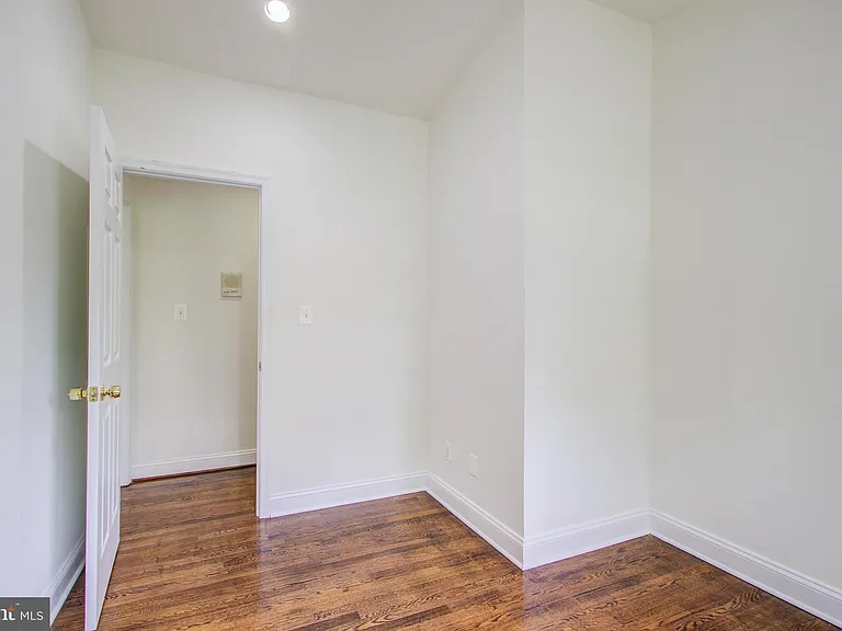 9203 Cedarcrest Dr — Photo 30