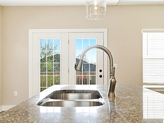 4th image of 505 Winding Creek Ct