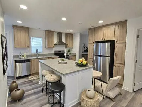 3 bed, 2.0 bath, 1120 sqft, $2,235 — Photo 4