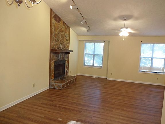 View from dining room, open floor plan vaulted ceiling. Lots of natural light!