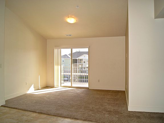 4th image of 940 S 5th W APT 15105