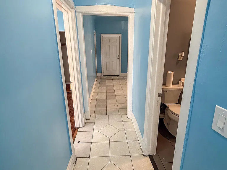 1426 S Avers Ave #2 — Photo 5