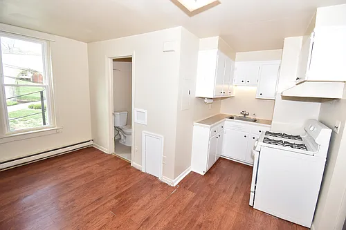 186 W Main St #B Photo 1