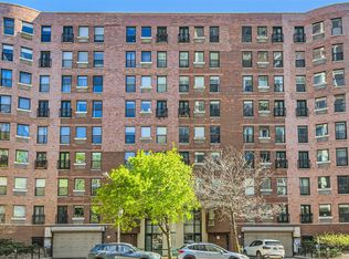 711 W Gordon Ter APT 701, Chicago, IL