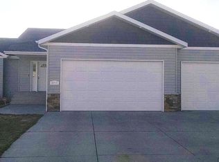 4713 Windsor St, Bismarck, ND 58503