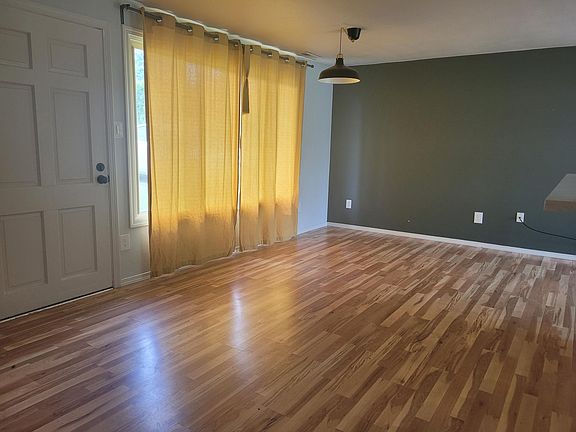 5th image of 2711 N Bennett St