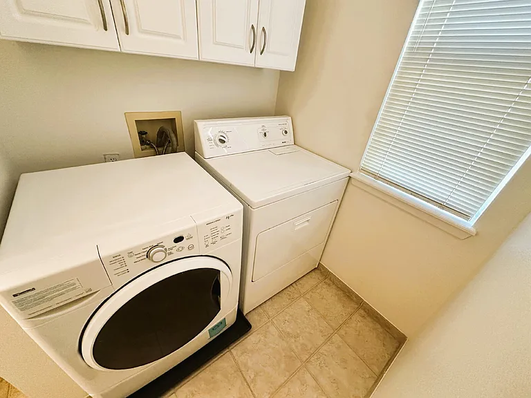 10542 Holyoke Dr — Photo 11