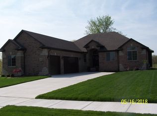 35620 Kilkenny Dr, New Baltimore, MI 48047