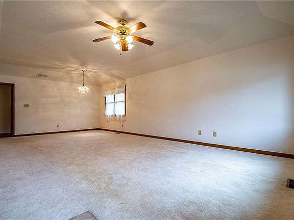 4th image of 2735 Colony Lake West Dr