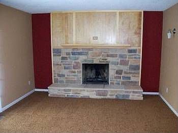 4th image of 1305 W Broadway St