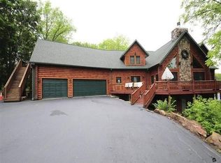 S5743 Coleman Rd, Baraboo, WI 53913