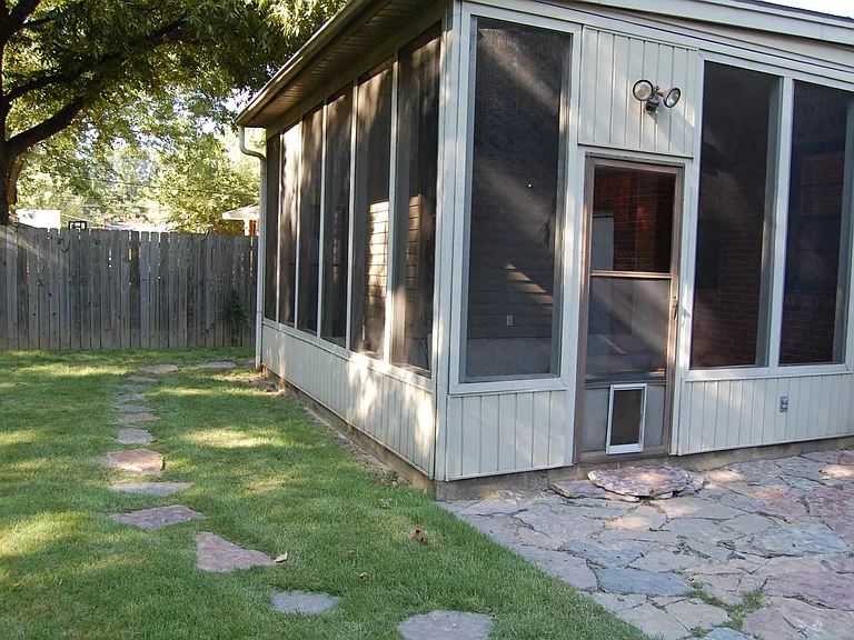 1523 Ivy Rd — Photo 22