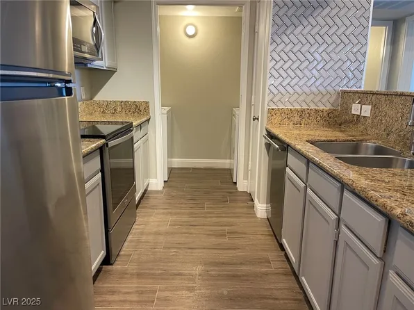 7255 W Sunset Rd APT 2118, Las Vegas, NV 89113
