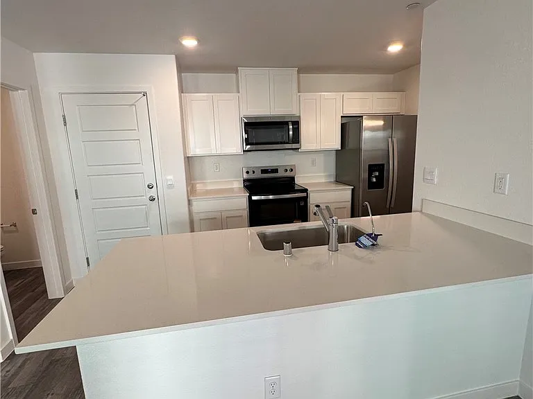 902 Violet Heron St — Photo 6