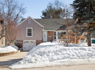 1816 Asbury St, Falcon Heights, MN 55113