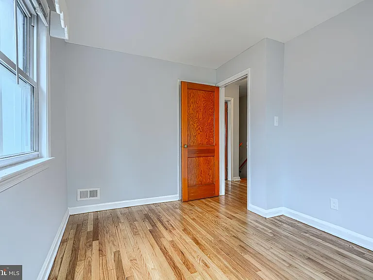 7114 Greenwood Ave — Photo 11