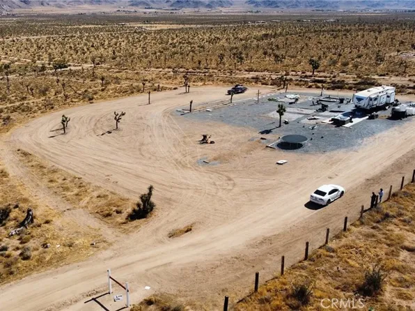 24085 Ashland Rd, Apple Valley, CA 92308