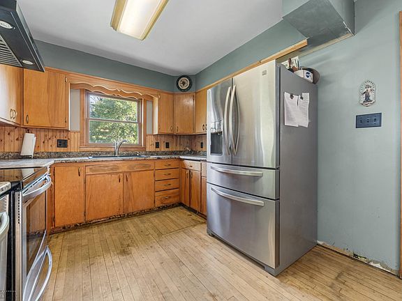 3rd image of 15911 44th St SE