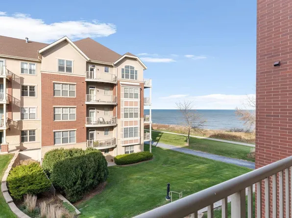 4130 South Lake DRIVE #282, Saint Francis, WI 53235