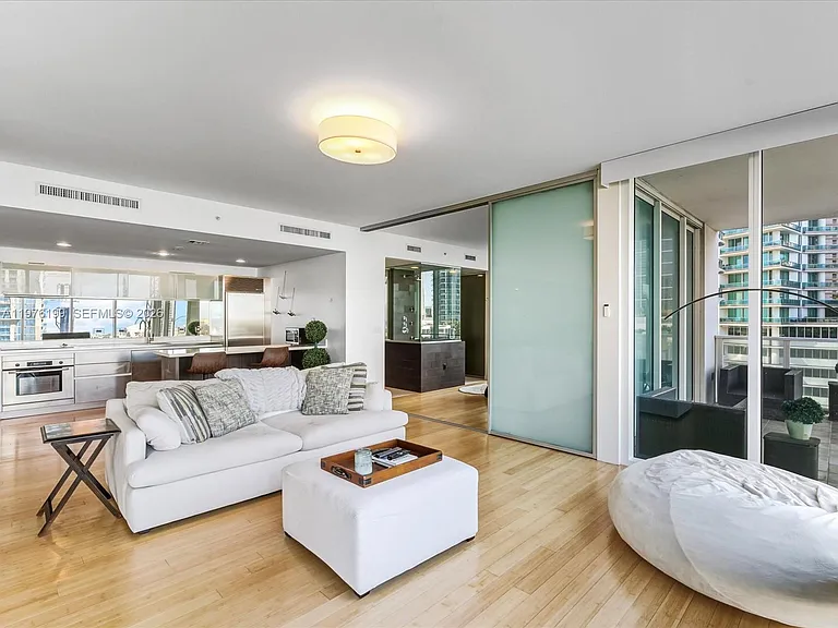 1040 Biscayne Blvd #1107 — Photo 8