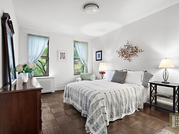 4th image of 206 W 104th St APT 31