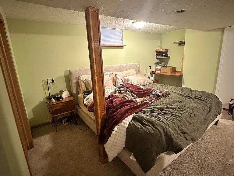 Bedroom 3 (basement).