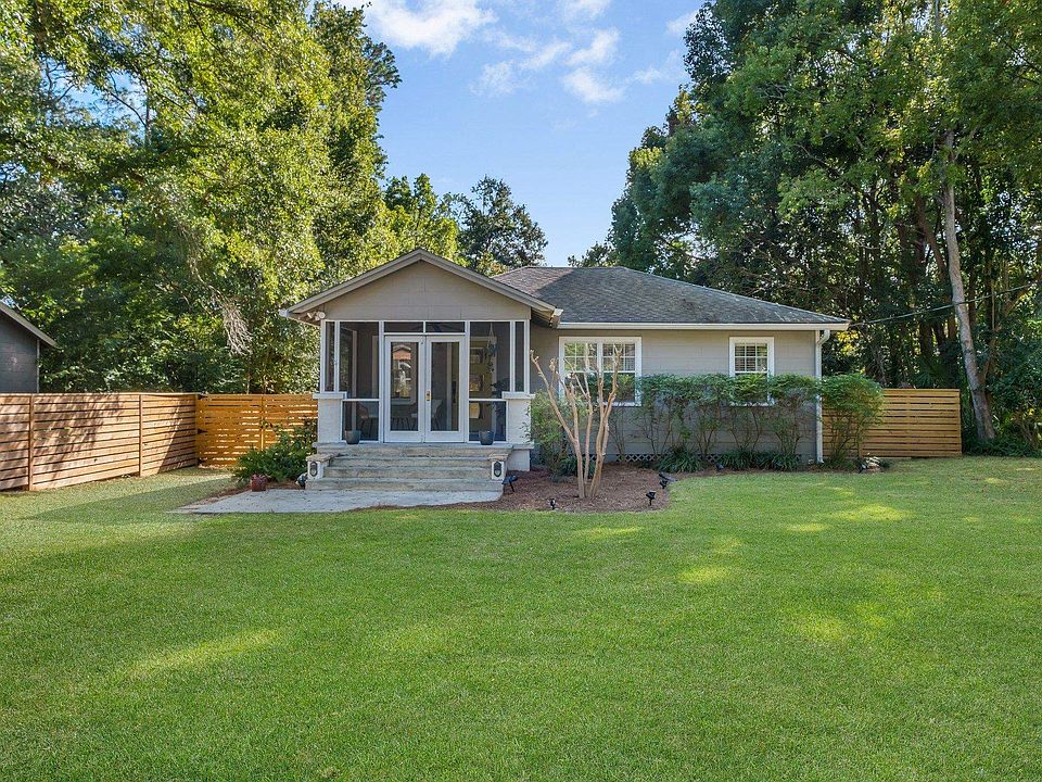 1st image of 603 Collins Dr