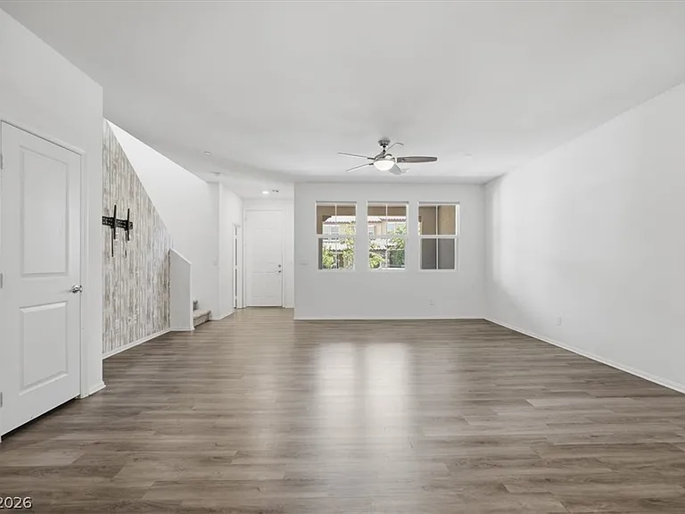 2879 Cabrillo Terrace St — Photo 8