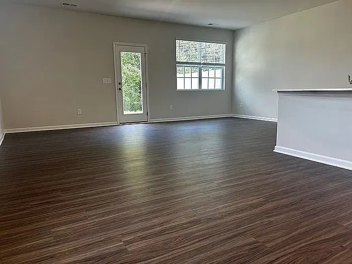 3 bed, 2.5 bath, $2,000 — Photo 3
