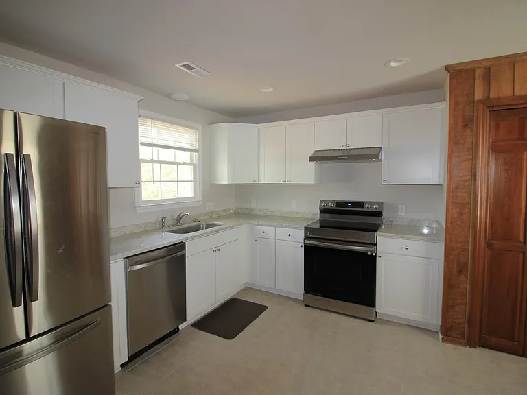 212 N Main St — Photo 9