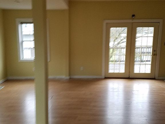 3rd image of 209 McClelland Ave