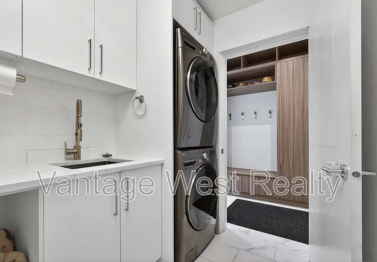 3859 Carrall Rd #1 — Photo 50