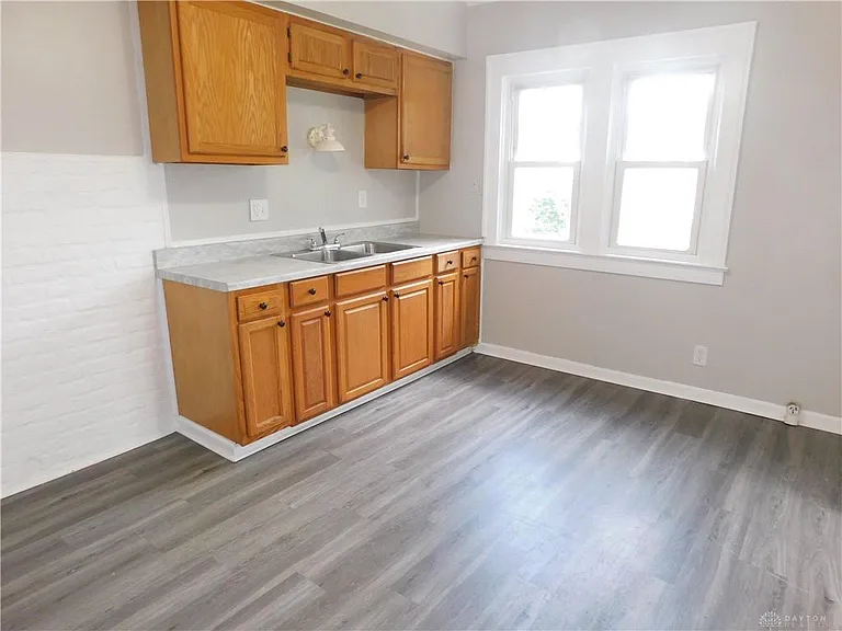 614 Stanton Ave — Photo 9
