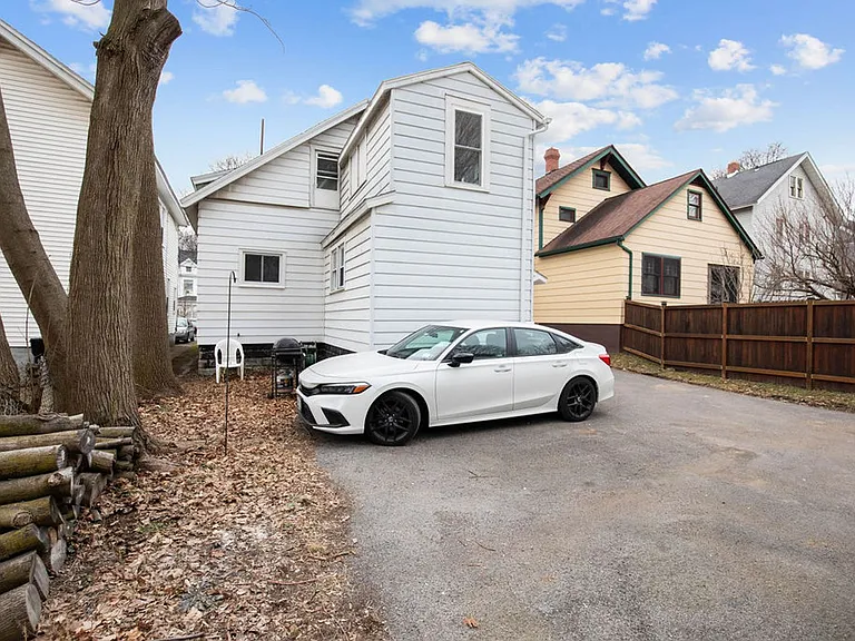 414 Herkimer St — Photo 3