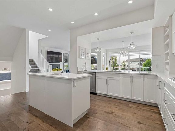 4th image of 35 N Mahogany Park SE