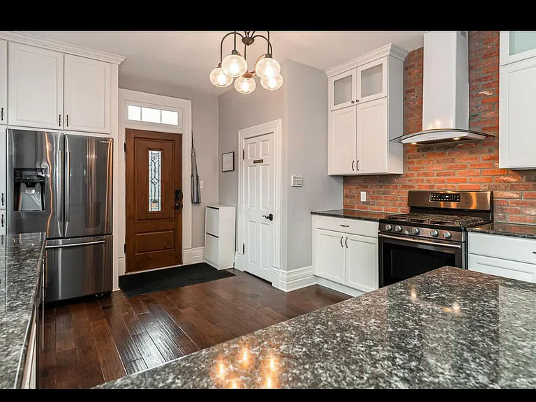 383 King Ave — Photo 8