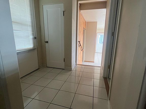 4th image of 881 Bishop Rd #A